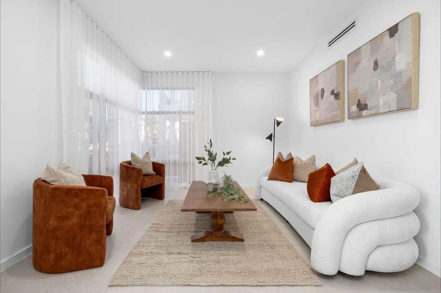 Vacant vs. Occupied Staging: Which Is Right for Your Sydney Listing?